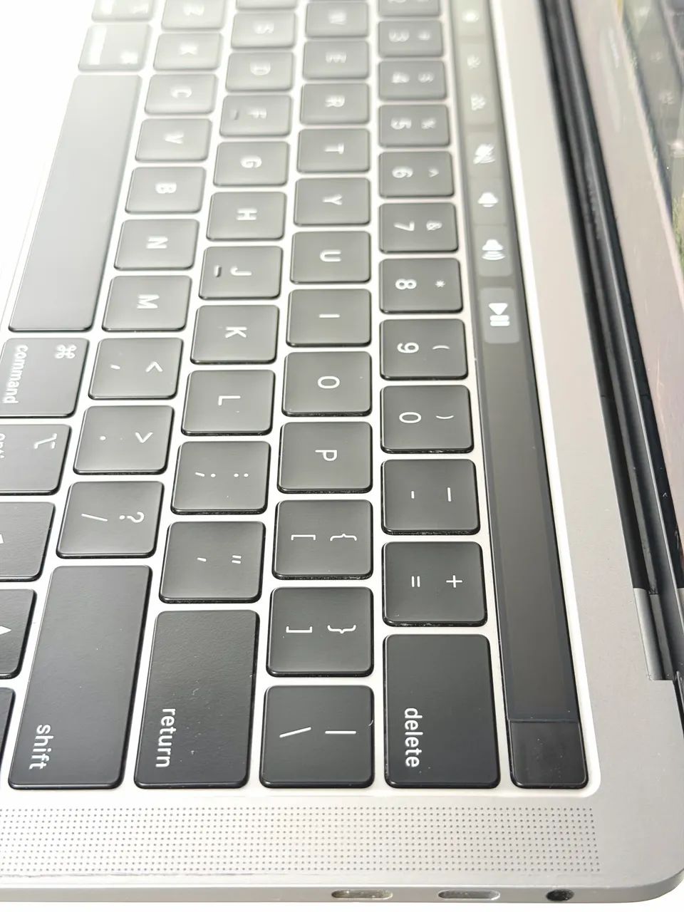 MacBook Pro 2019 Seminovo - i5 | 16GB RAM | 256GB SSD - Notebooks MacBook Pro 2019 Seminovo - i5 | 16GB RAM | 256GB SSD - Notebooks