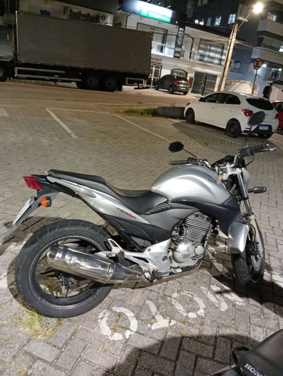 CB300R 2010 PRATA