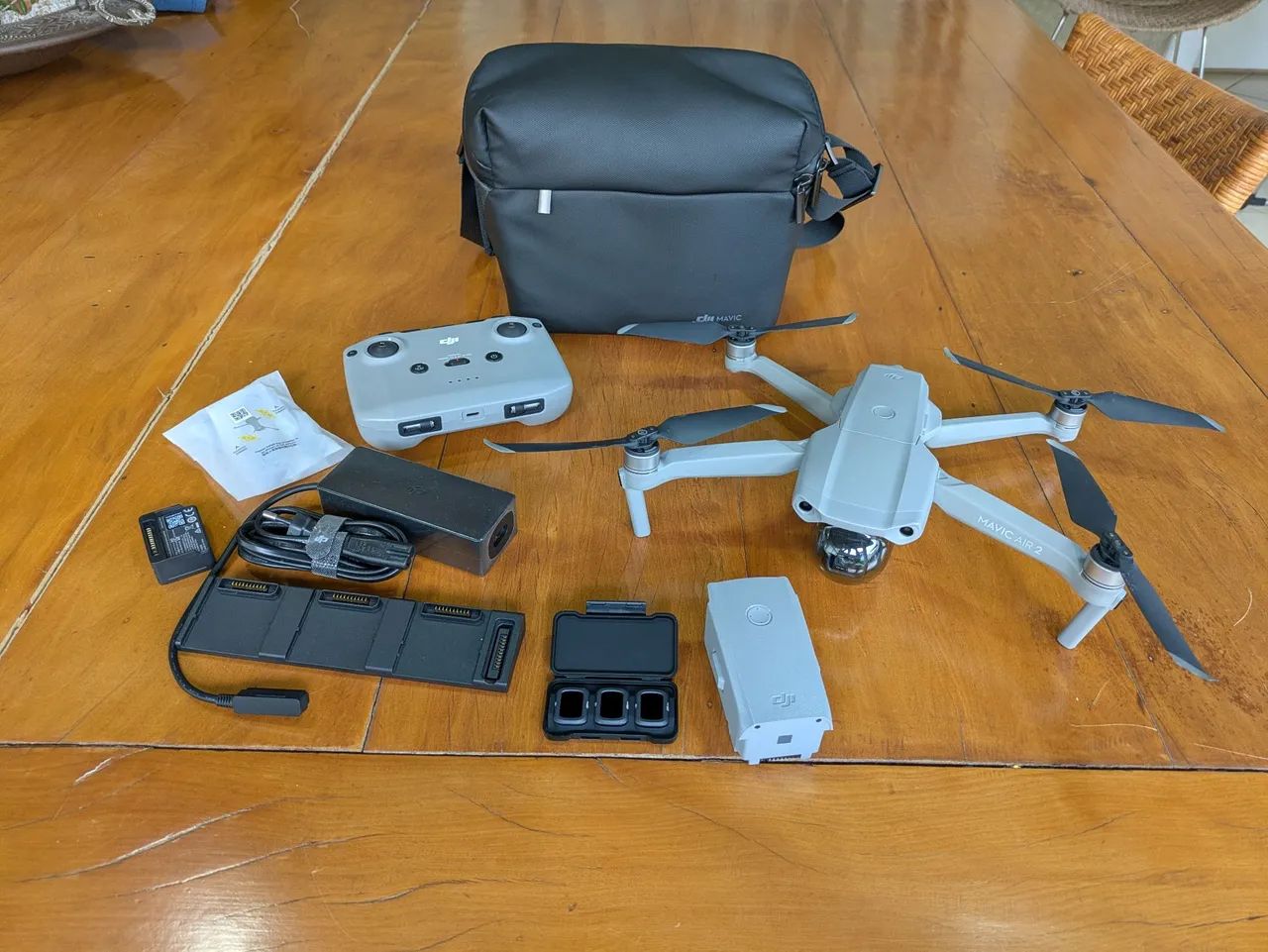 Drone DJI Mavic air 2 seminovo com 6,5h de uso