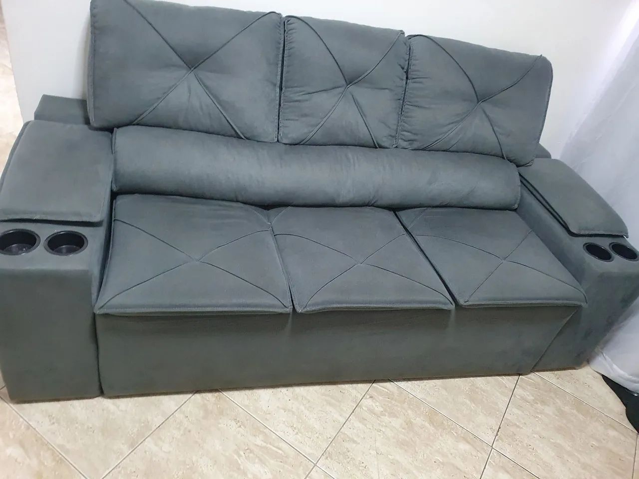 Sofá retrátil reclinável