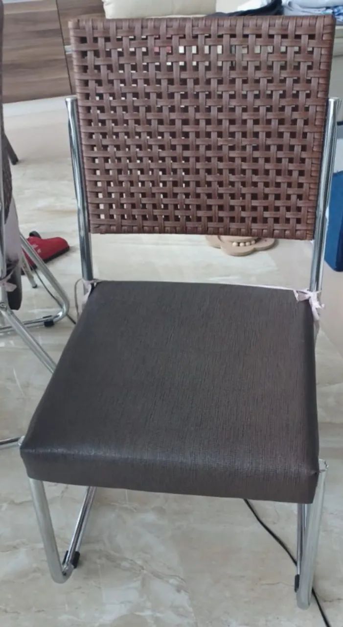 Mesa com 6 cadeiras - Foto 2