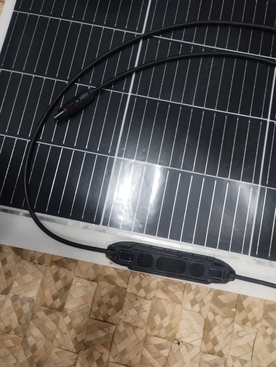 Placa solar flexível de 160 watts. De 1,30m x 65 cm