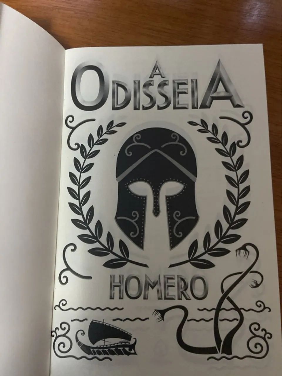 livro A Odisseia de Homero (editora principis) - Foto 3