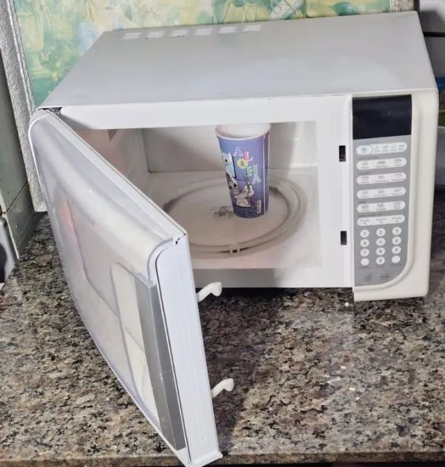 MICROONDAS ELECTROLUX 31 LITROS - Foto 2