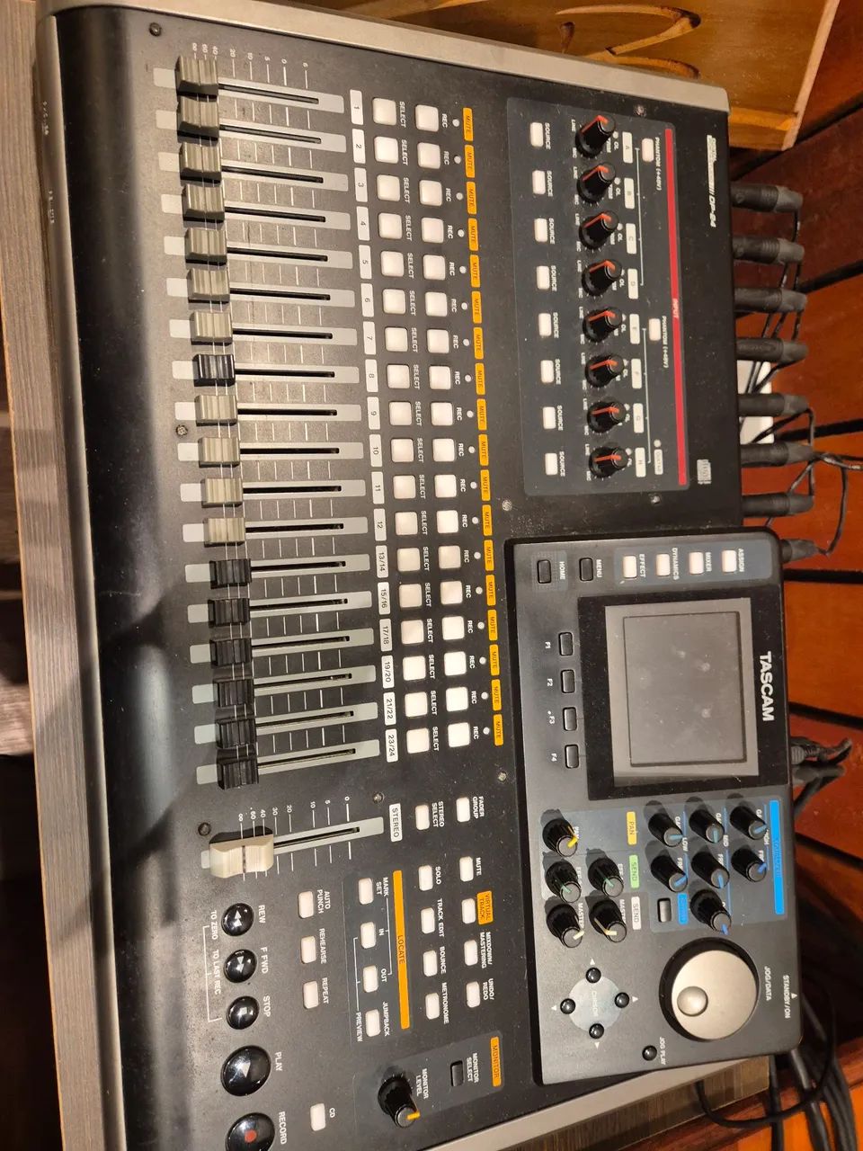 Mesa gravação Tascam dp24 interface audio