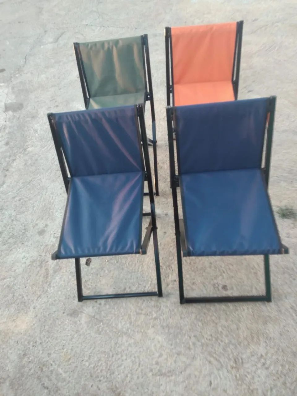 Cadeiras e banquinhos  - Foto 3