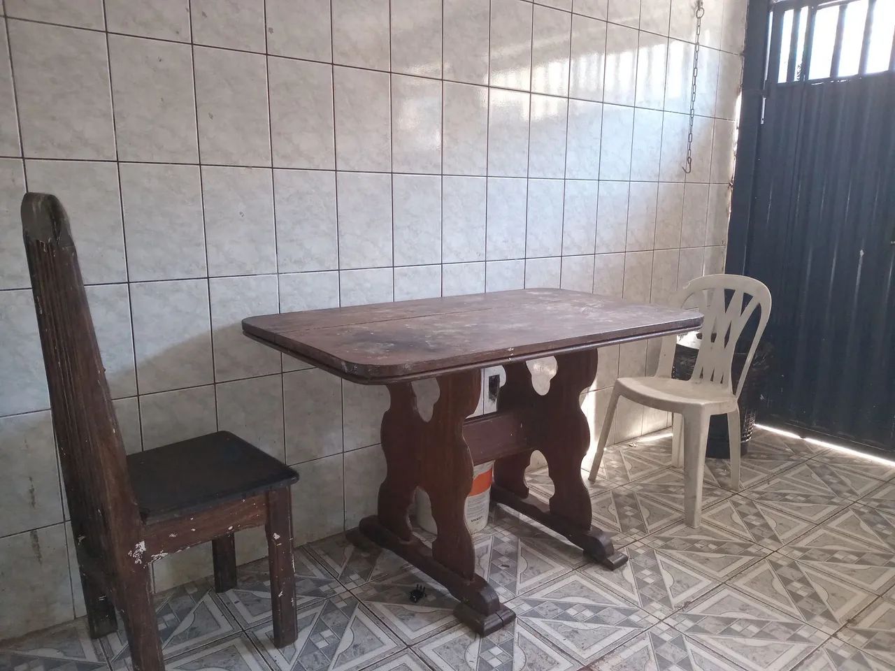 Mesa de Angelim R$ 100,00