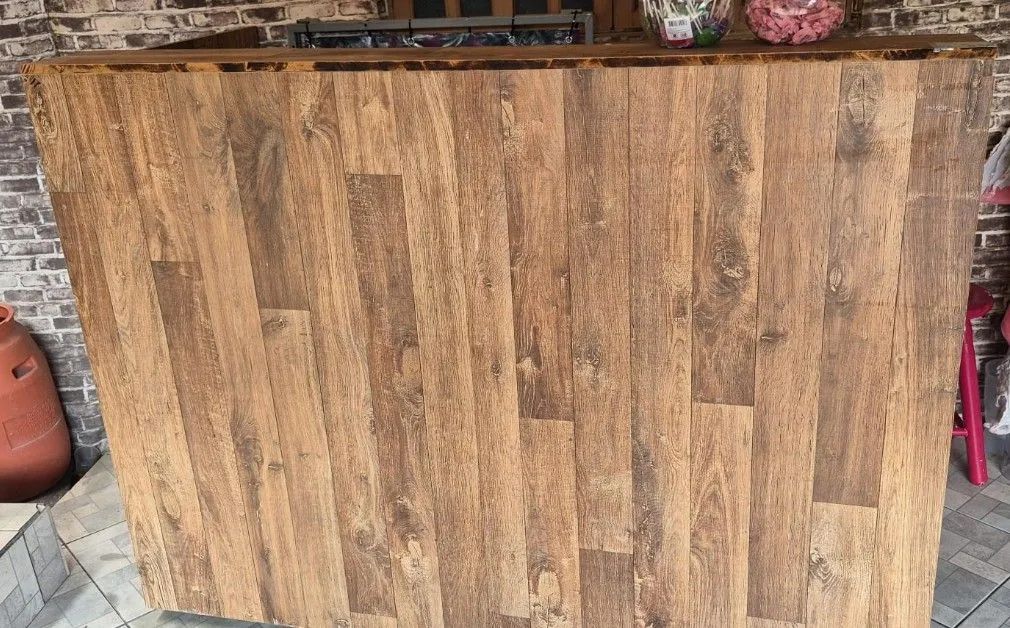 Balcão de atendimento rustico