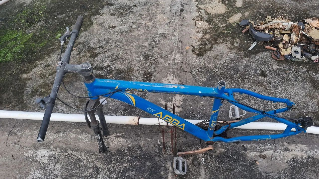 Vendo esse quadro de aro 29. E so  ajeitar  - Foto 3