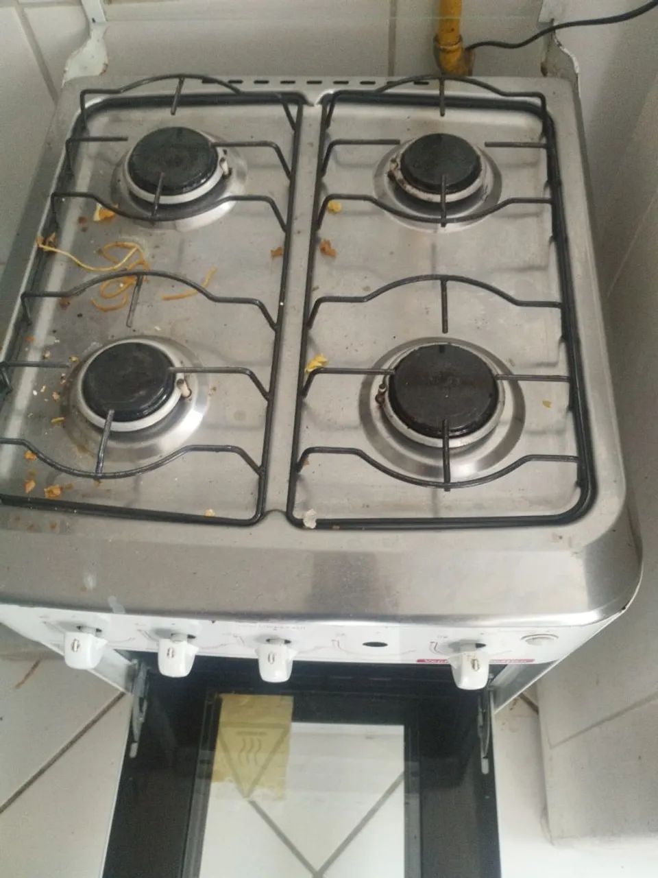Fogão 4 bocas 3 funcionando perfeitamente forno super quente apenas busca 