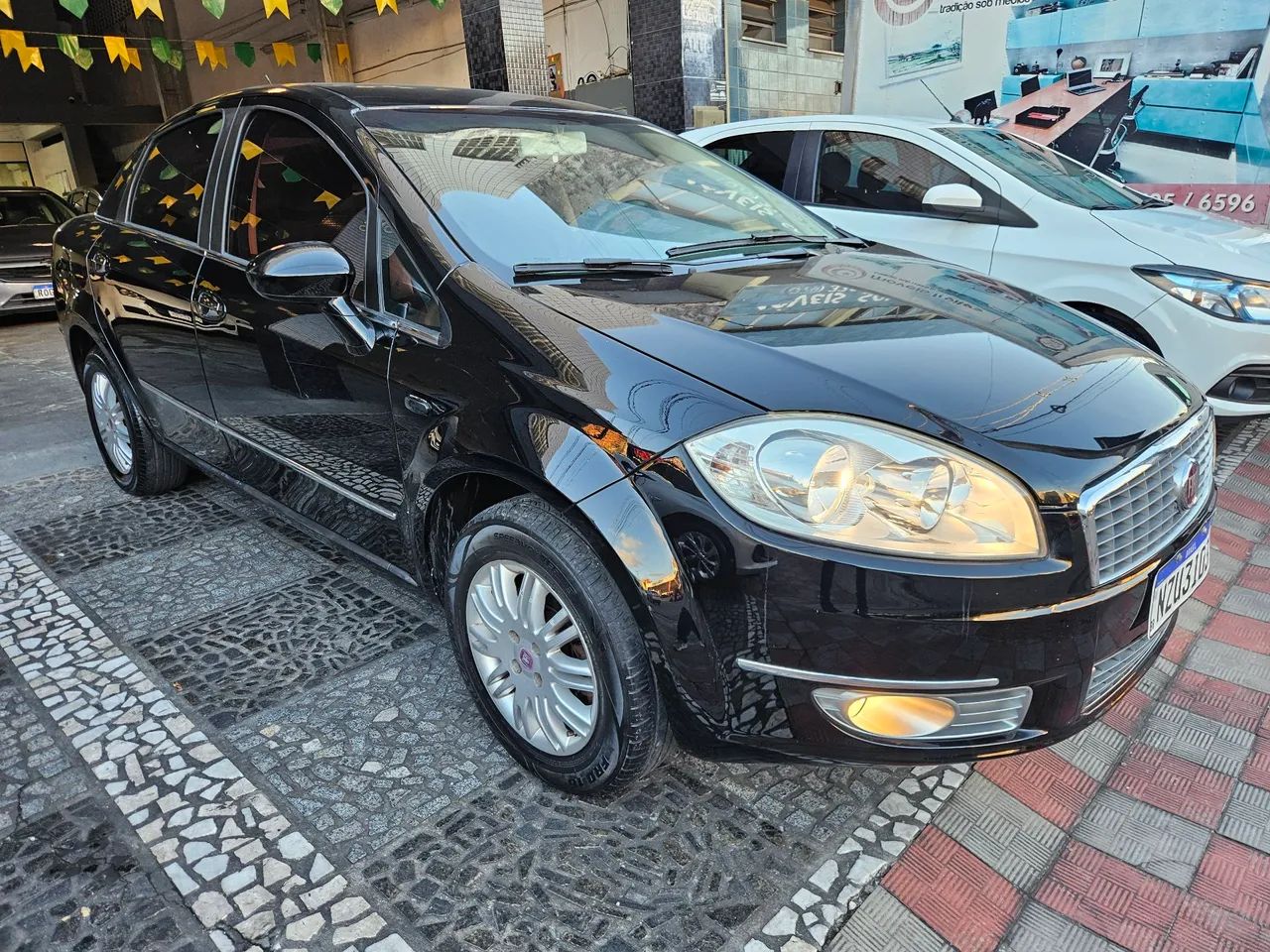 Fiat Linea Essence 1.8 Flex 16V 4P 2012 - Foto 3