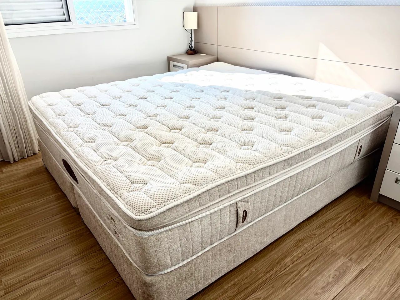 Cama Box King Sleep House 