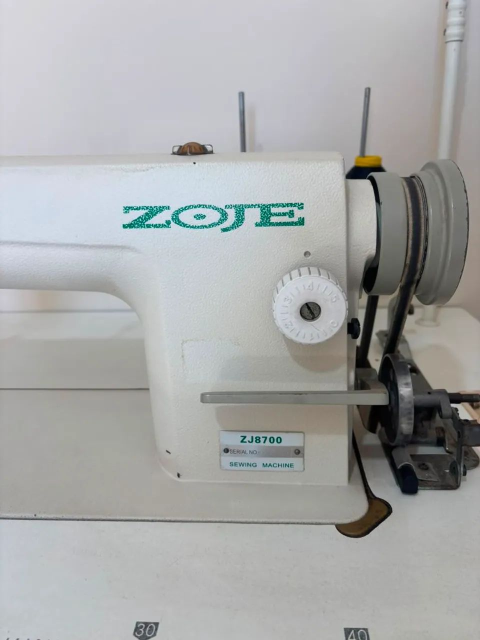 Maquina de costura industrial reta