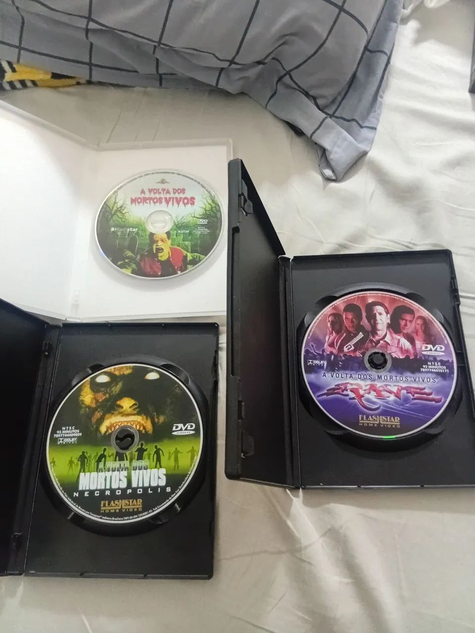 Coleção dvd A Volta dos Mortos Vivos - Foto 4