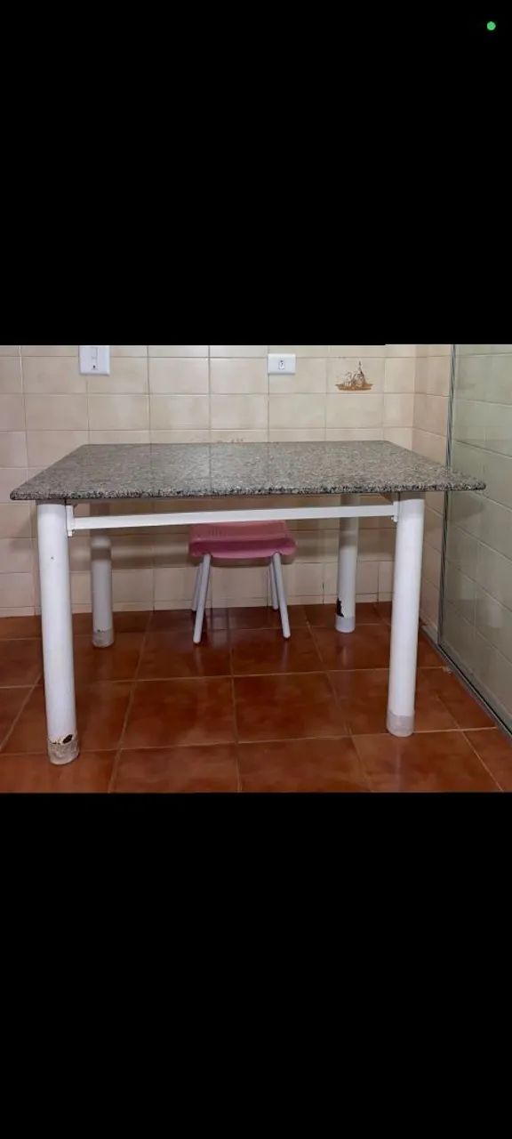 Mesa - pés de ferro, Tampo em granito 