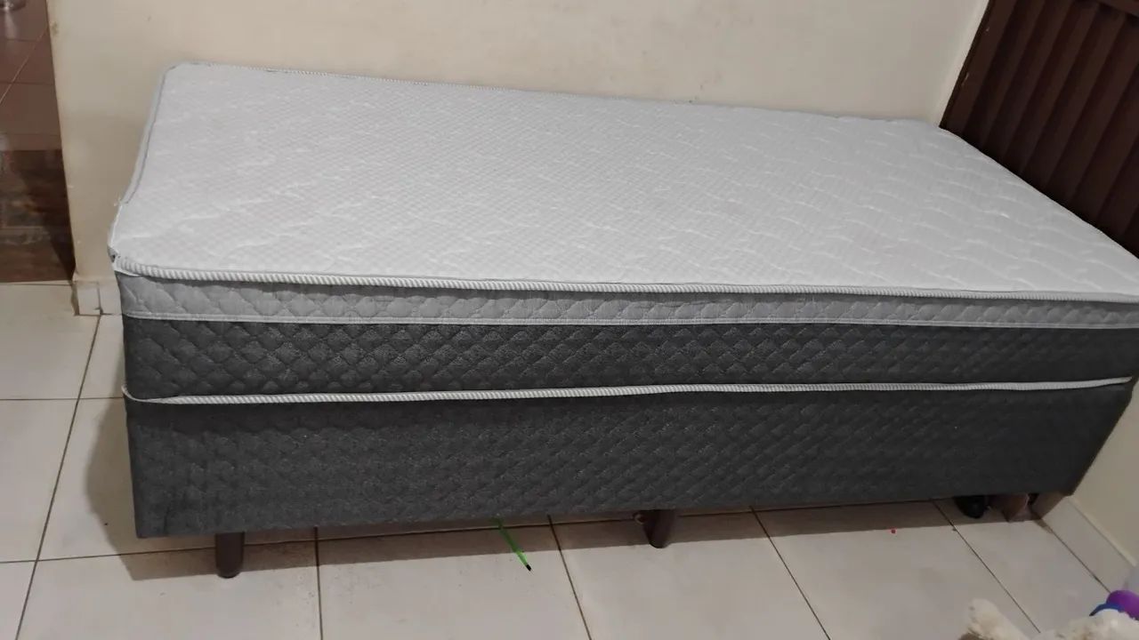 Vende se cama solteiro 