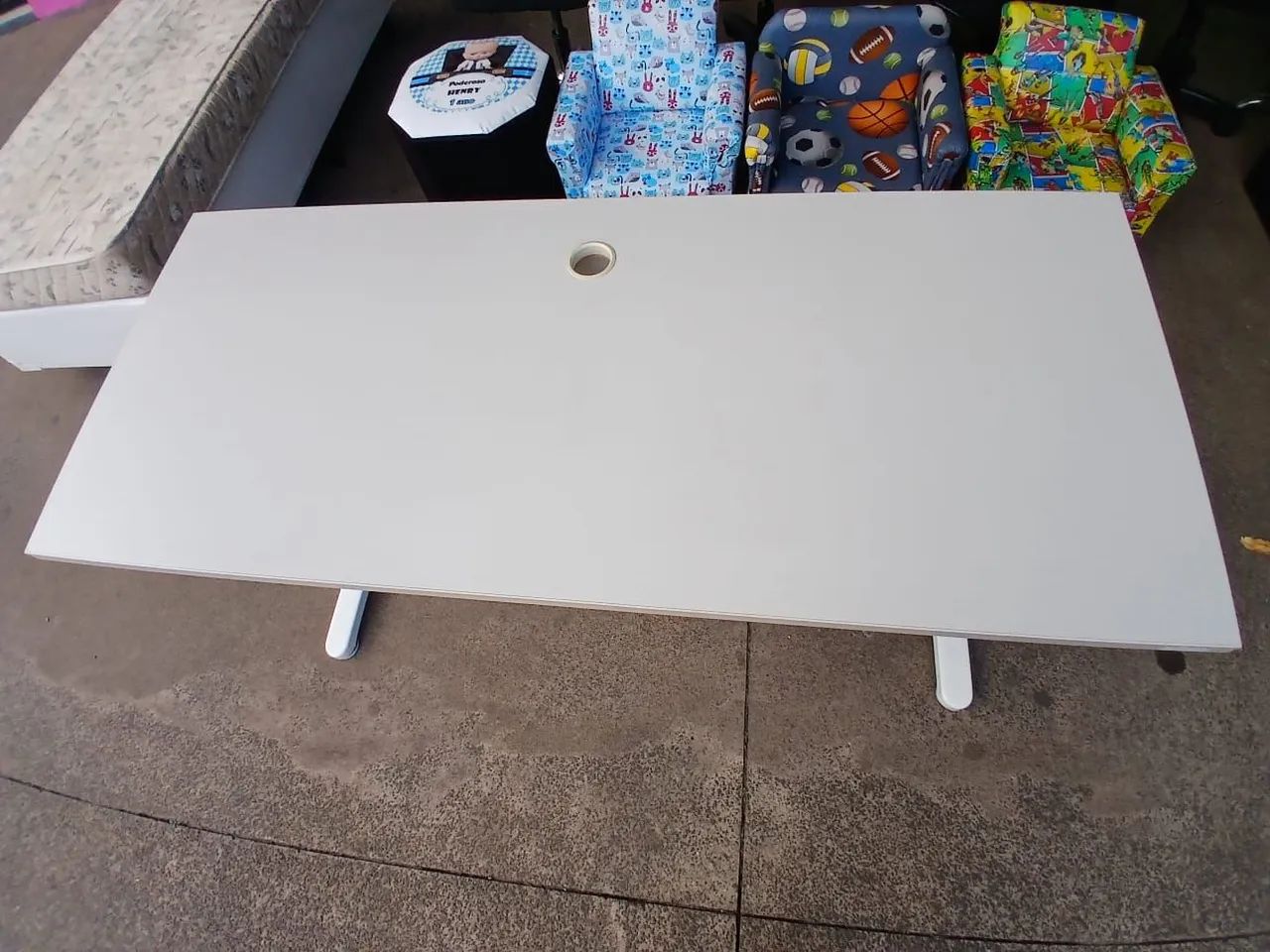 Mesa de escritório reforçada sem gaveta semi-nova conservada  - Foto 4
