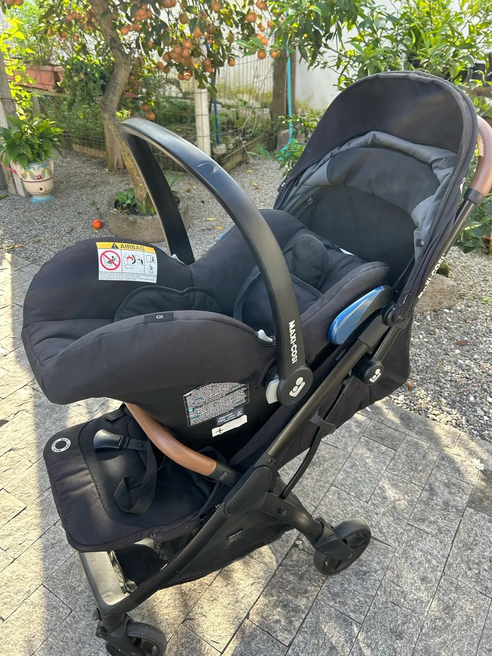Trio carrinho de bebê, bebê conforto e Base veicular. Maxi-Cosi - Foto 4