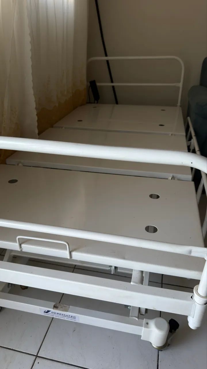 Cama Hospitalar Elétrica Desematec com Colchão e Controle - Foto 2