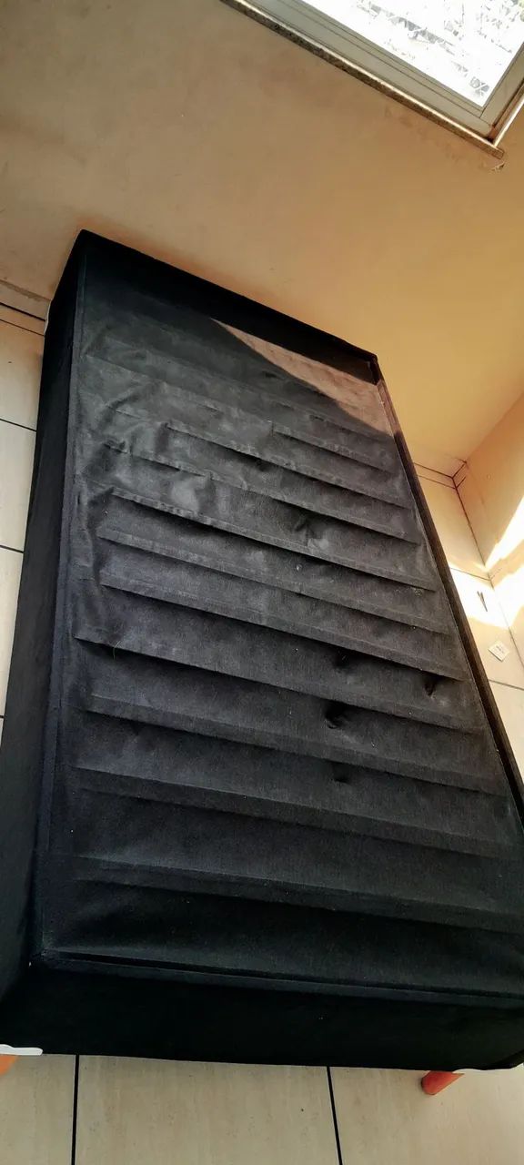 Vendo cama box solteiro base sem colchão 