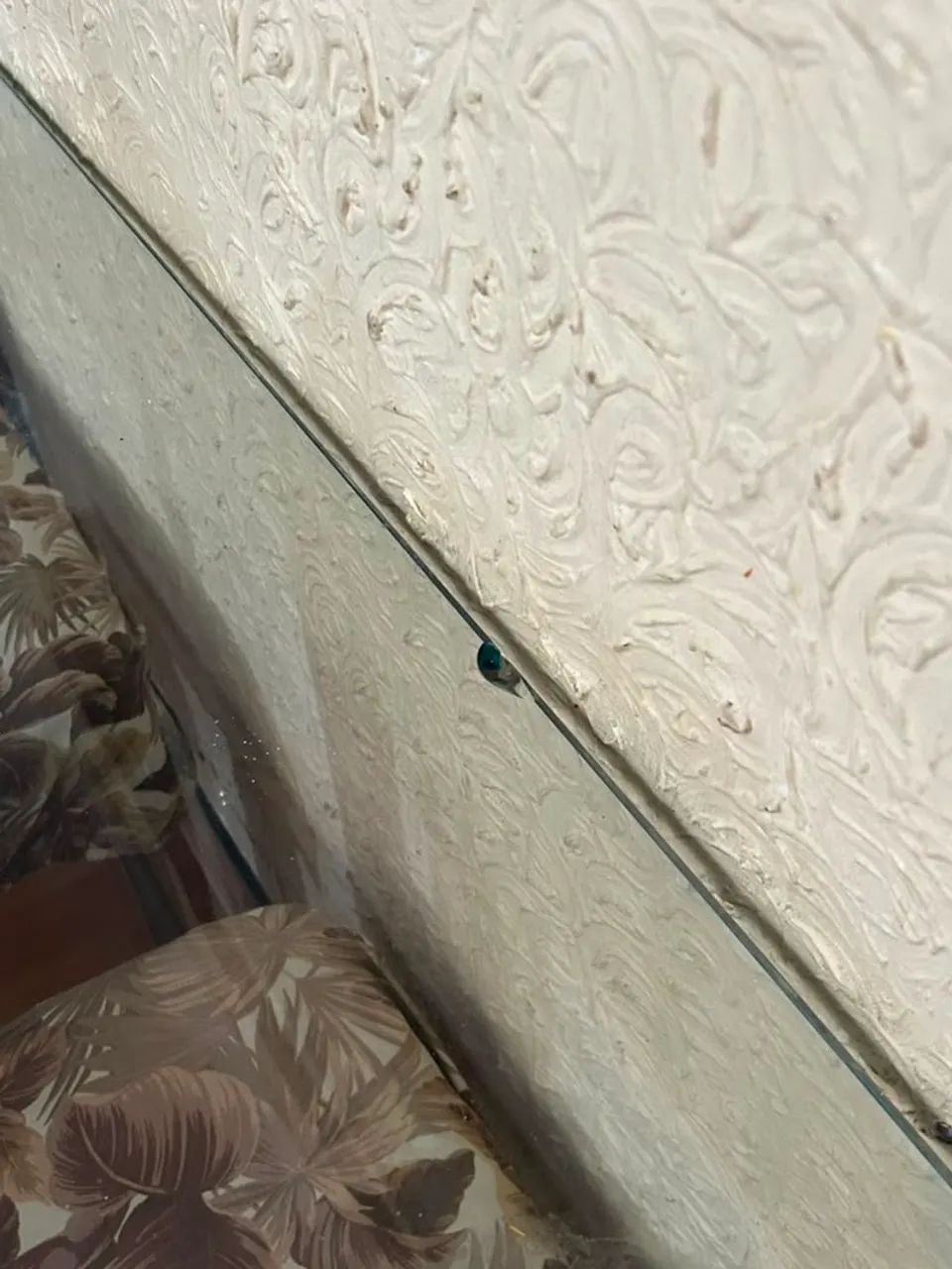 VENDO MESA DE JANTAR COM 4 CADEIRAS - Foto 4