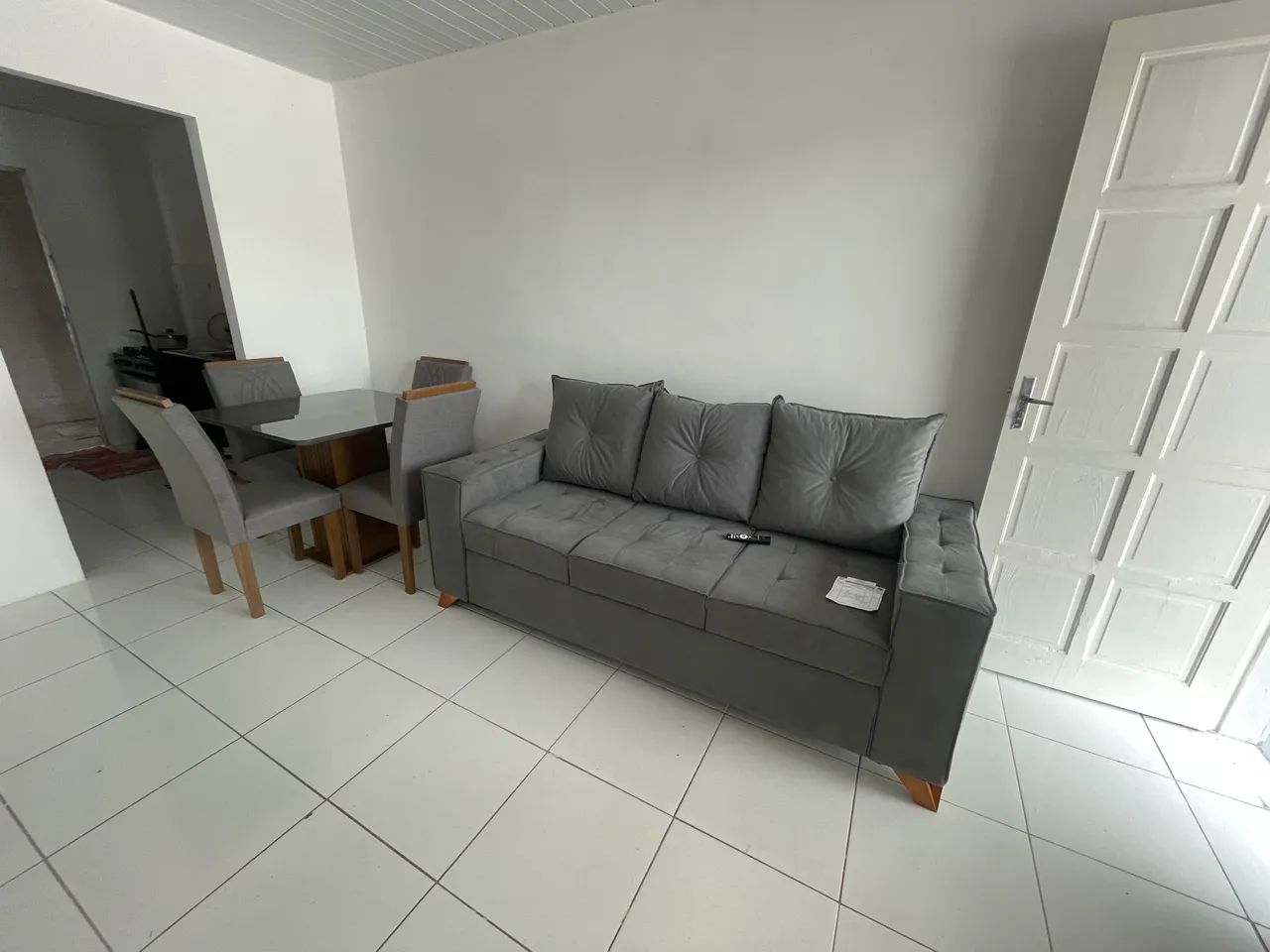 Sofá e mesa - Foto 4