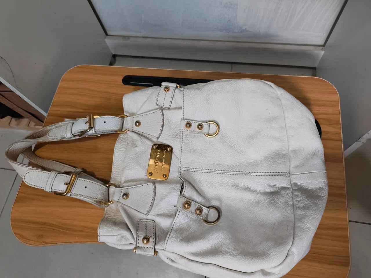 Bolsa branca marca confraria