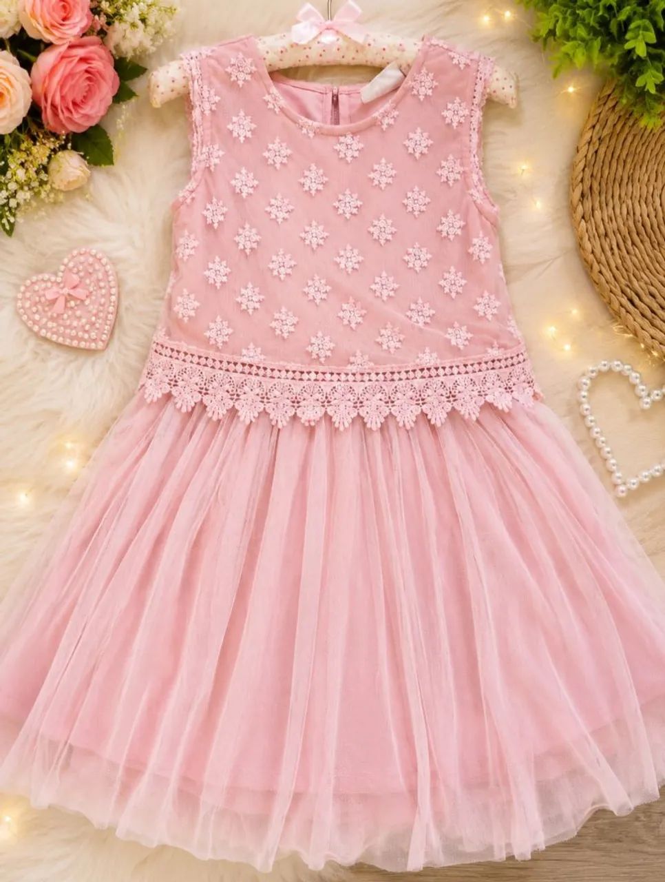 Vestido infantil com renda