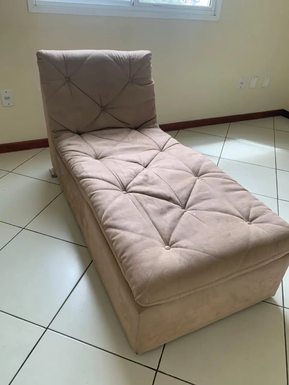 Espreguiçadeira estofada / Divã  - Foto 4