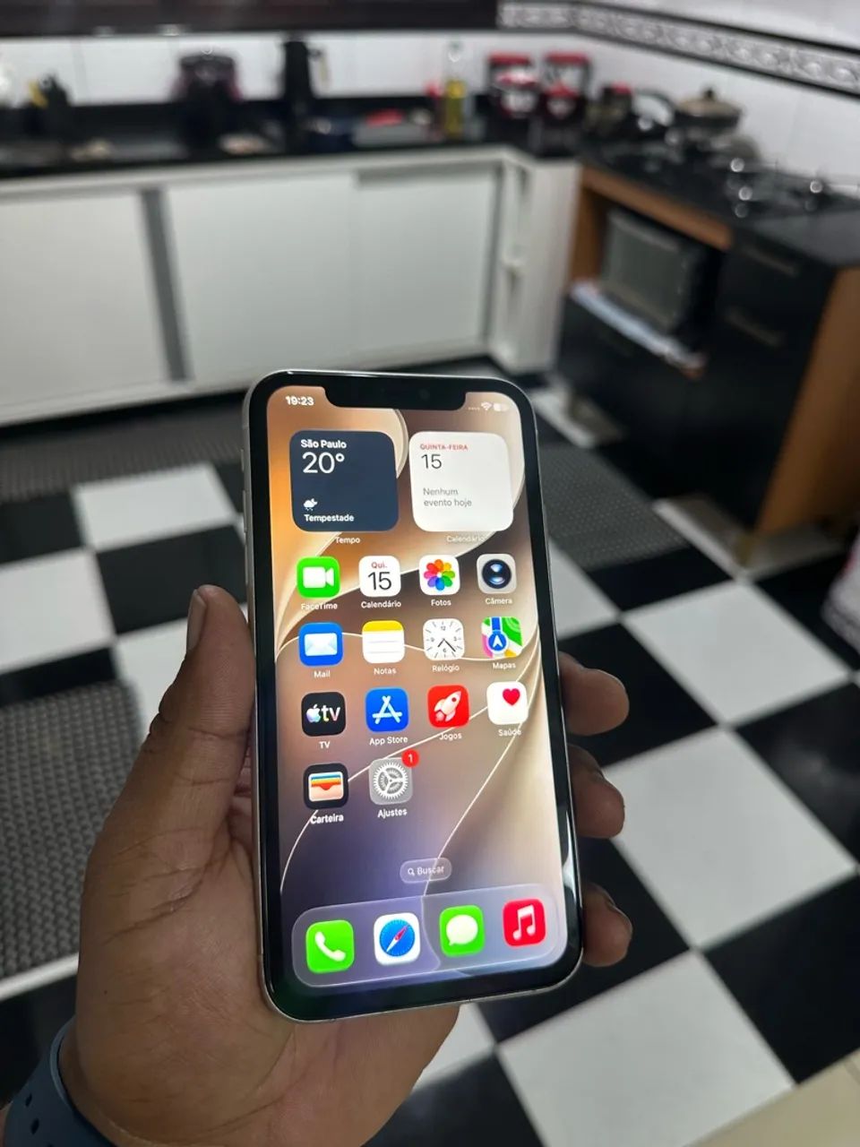 IPhone 11 branco impecável! 