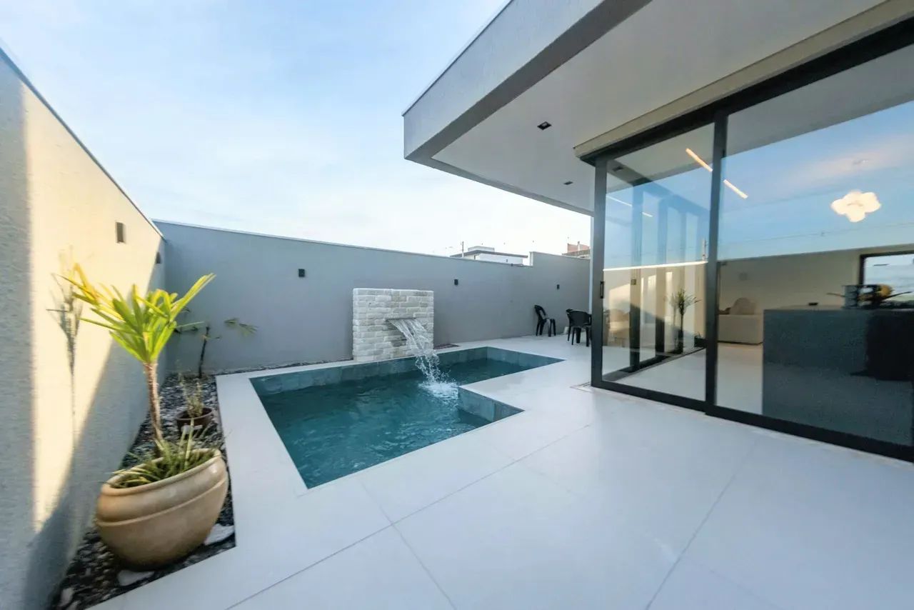Casa Térrea com 3 suítes - Condomínio Brisas