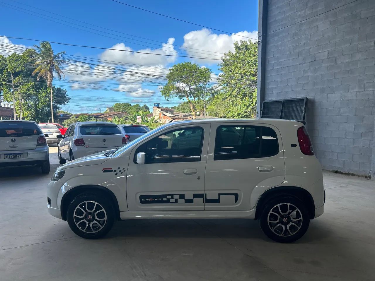 Fiat Uno Sporting 1.4 EVO Fire Flex 8V 4P 2012