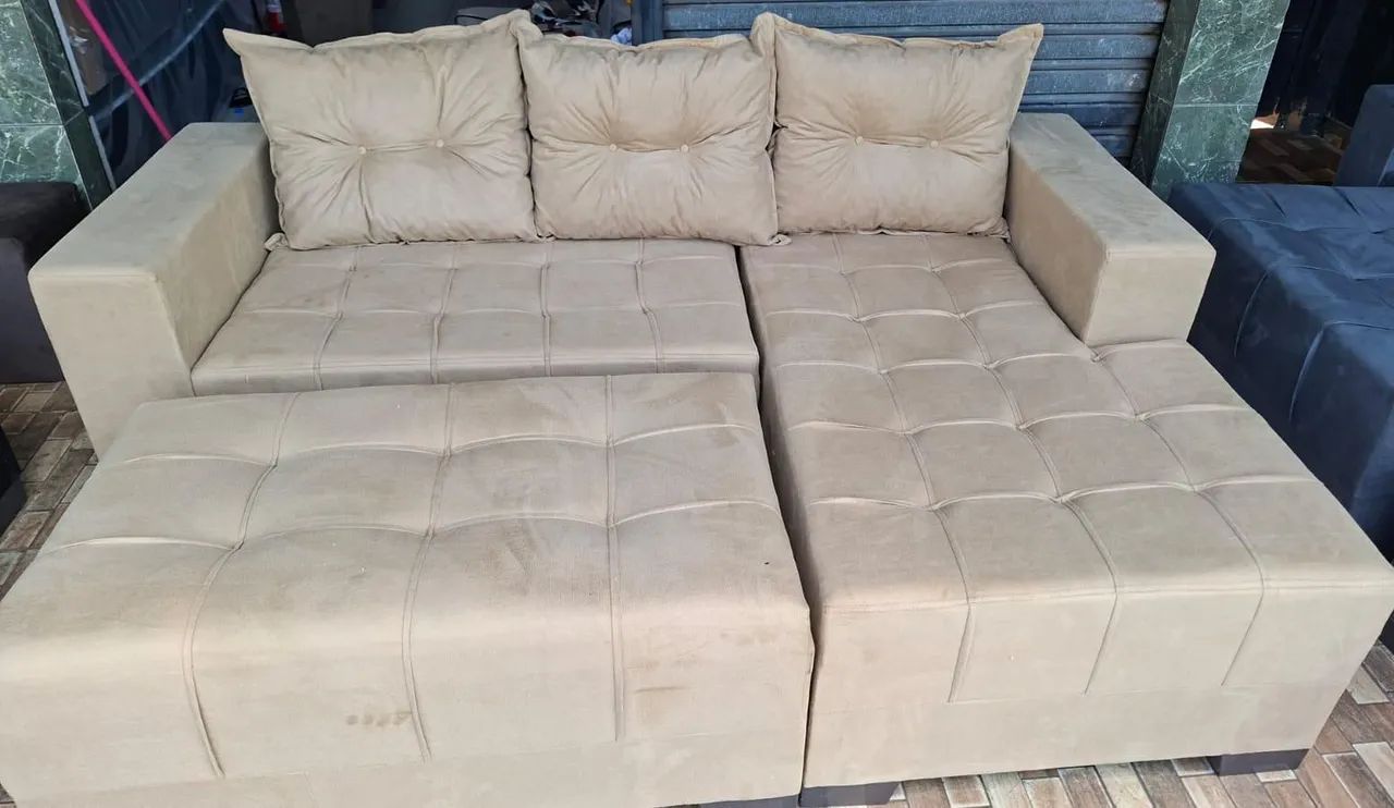 Sofá chaise+ puff grande 