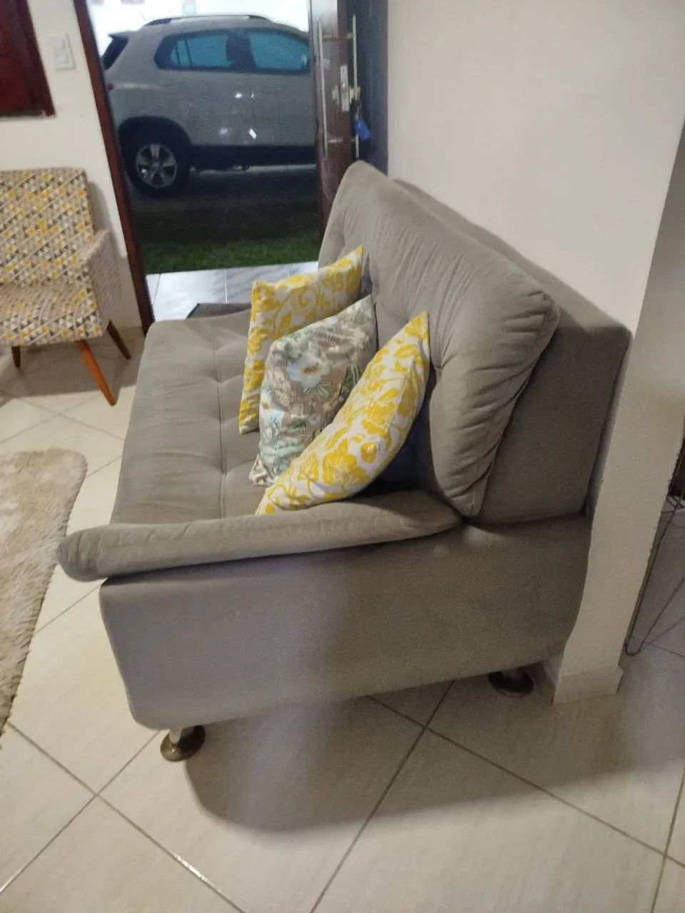 Vendo sofá namoradeira com duas cadeiras 