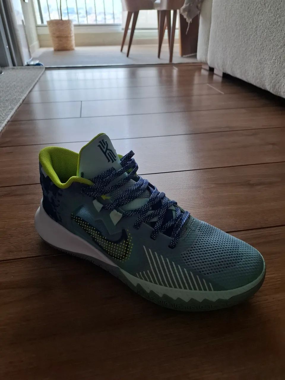 Tenis Nike Kyrie Flytrap 42 - Foto 5