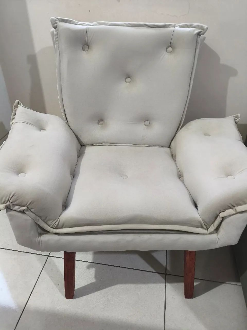 Sofá e poltronas conservadas. Vendo separado. Junto e esse valor.  - Foto 3