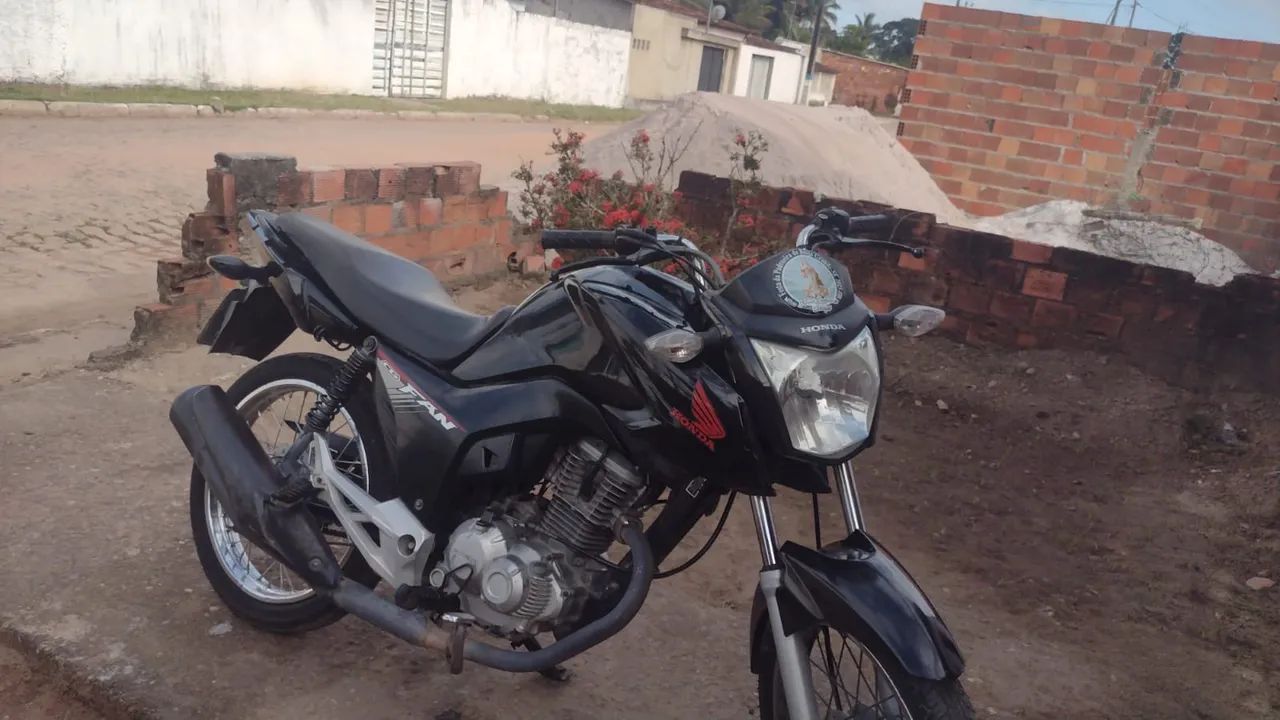 Vendo 160 atrasada 