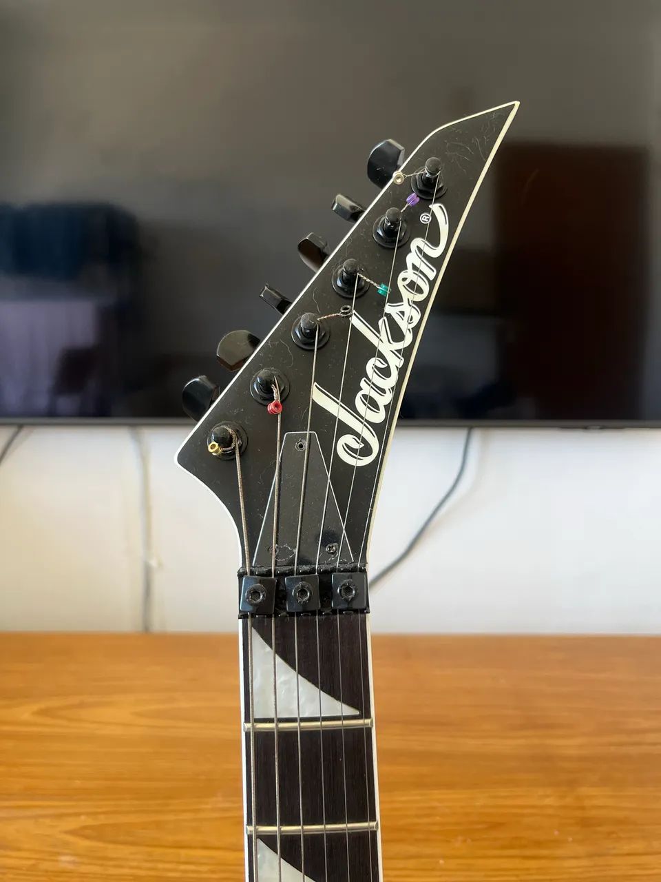 Guitarra Jackson flying-v - Foto 3