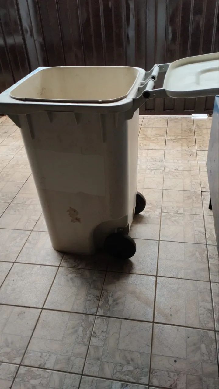 Conteiner Lixeira 240 litros - Foto 2