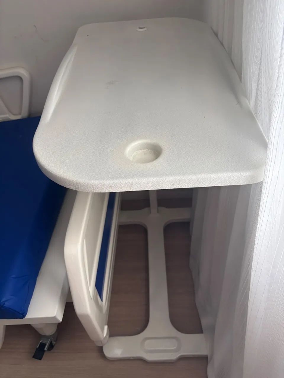 MESA HOSPITALAR USADA