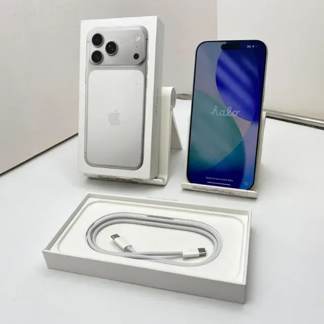 iPhone 17 Pro Max Silver