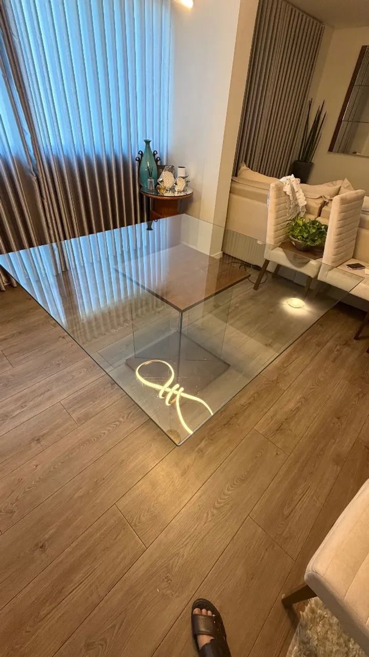 Vendo mesa para 8 lugares, 1,50 x 1,50. - Foto 3