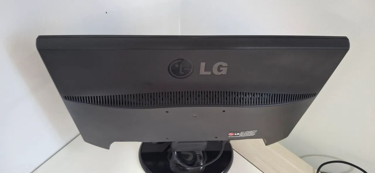 MONITOR LG WIDESCREEN 22"" - EM OTIMO ESTADO  - Foto 3