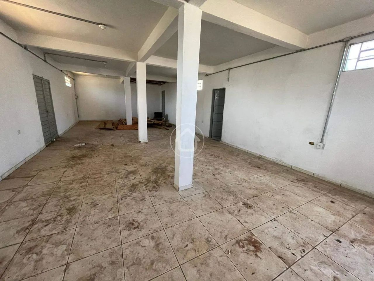 SALÃO COMERCIAL COM RESIDÊNCIA NO PISO SUPERIOR - Foto 4