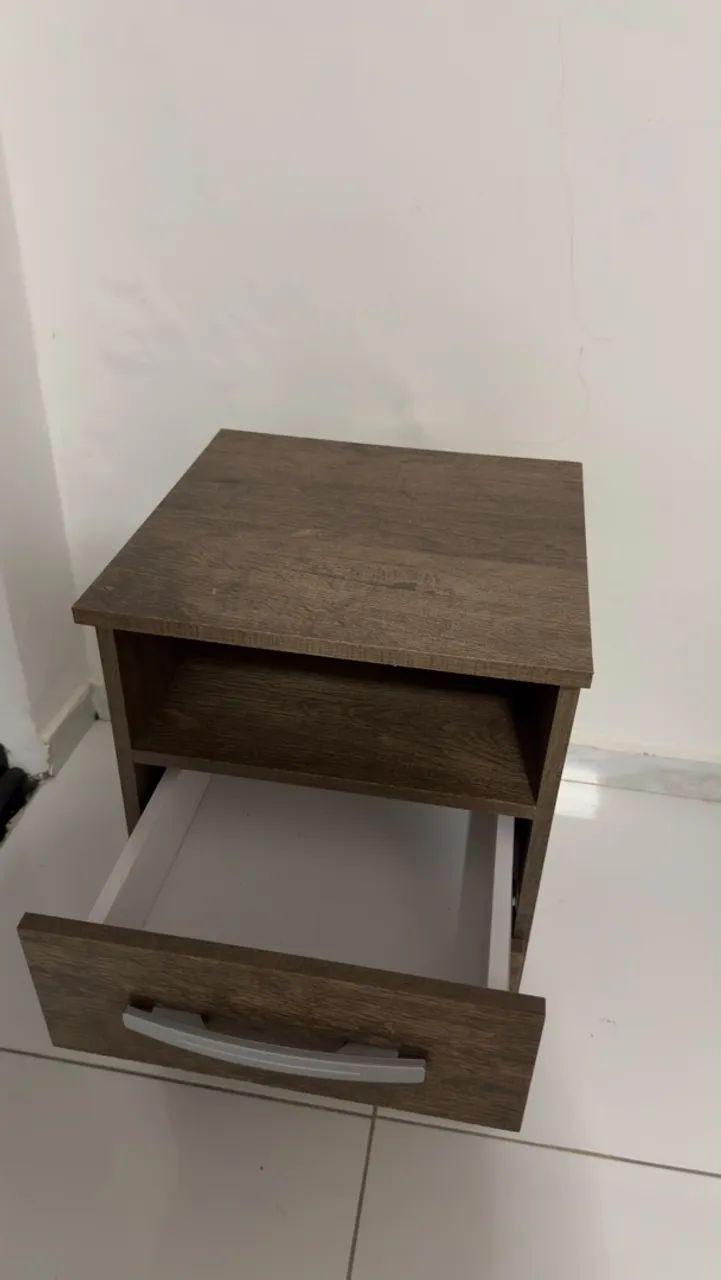 Mesa de cabeceira com 2 gavetas e nicho - Foto 4