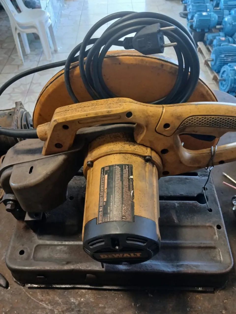 Vende-se policorte vender 220 volts revisada 