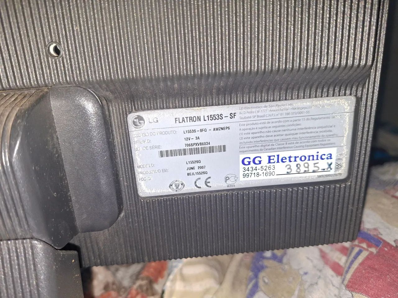 MONITOR lg FLATON 15 polegadas zerinho. Acompanha fonte e cabo vga