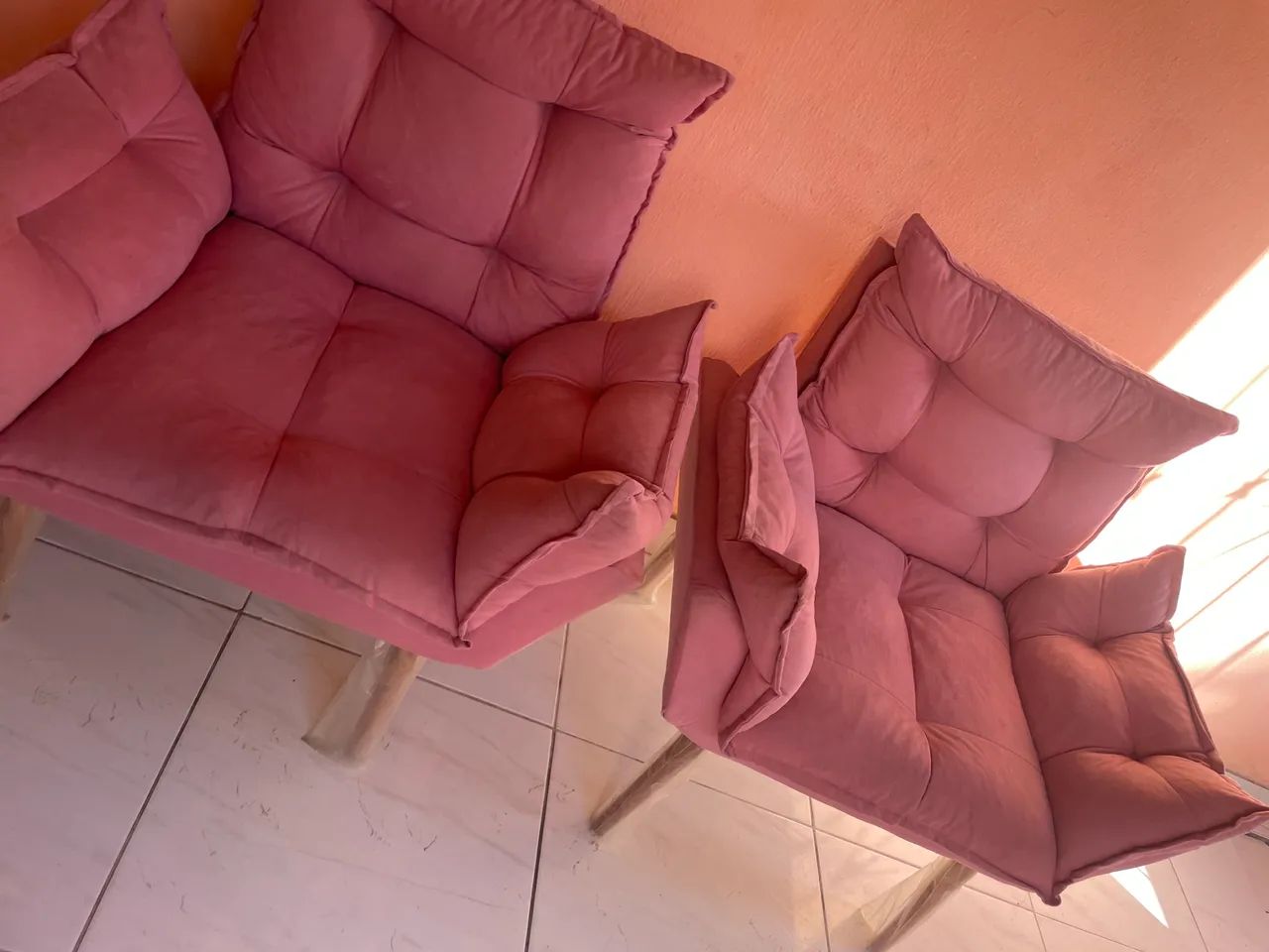 Poltronas lindas as duas por 350,00 - Foto 2