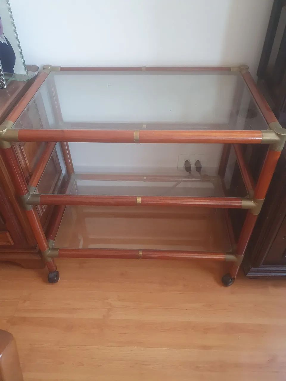 Vendo aparelho de jantar e chá 