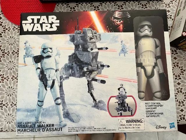 Star Wars - Assault Walker com Riot Control Stormtrooper Sergeant